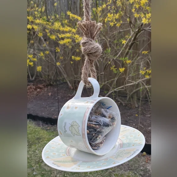 Teacup Bird Feeder Garden Outdoor Decor Tea Cup and Saucer - Picture 1 of 9
